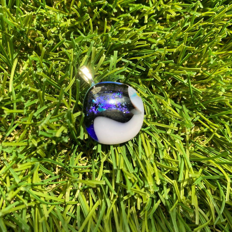 ⭐️ you are STARDUST [GLASS PENDANT] 🚀 wander woman