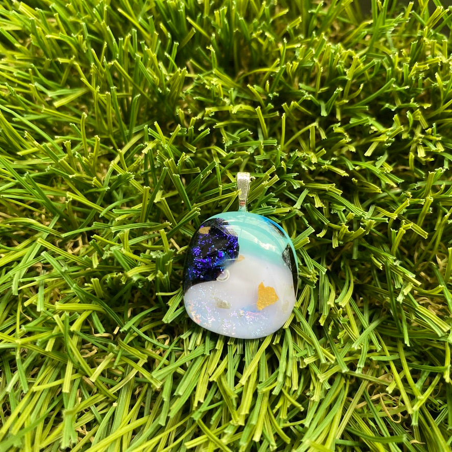 ⭐️ you are STARDUST [GLASS PENDANT] 🚀 kiri tree